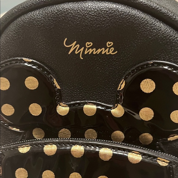 Disney - Dani by Danielle Nicole Black and Pink Minnie Backpack Purse w/ Bow - Picture 4 of 16